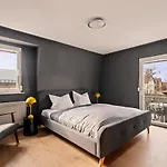 Lejlighed Fuer Bis Zu 6 Personen Mit Terrasse Und Klima