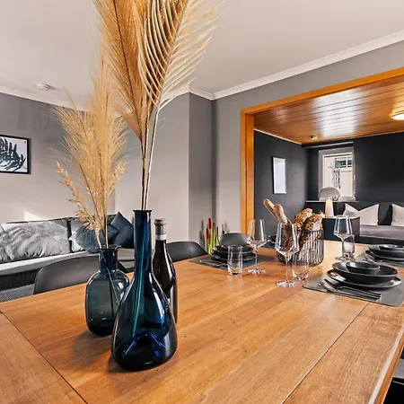 Apartment Fuer Bis Zu 6 Personen Mit Terrasse Und Klima Friedrichshafen