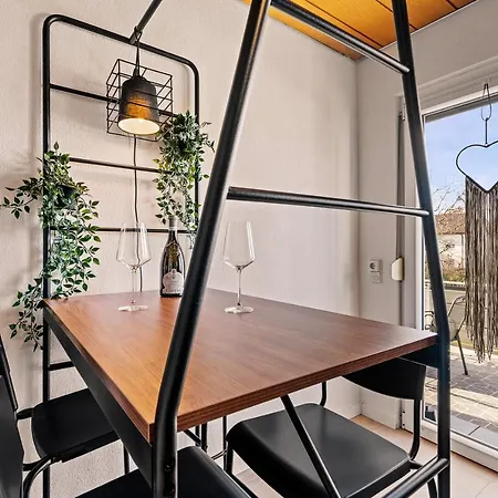 Apartment für bis zu 6 Personen mit Terrasse und Klima Friedrichshafen