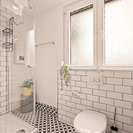 Fuer Bis Zu 6 Personen Mit Terrasse Und Klima *