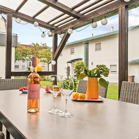 Apartment Apartment für bis zu 6 Personen mit Terrasse und Klima